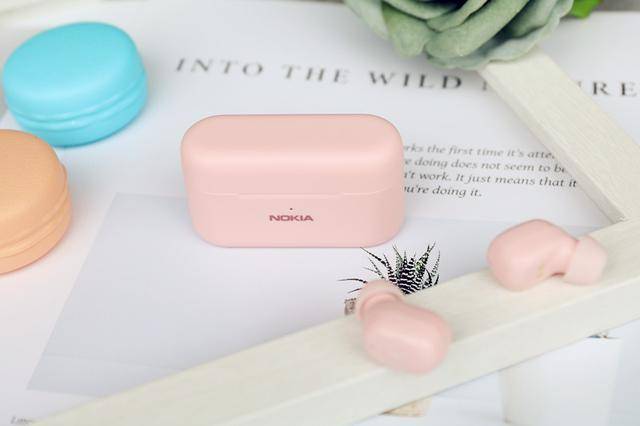 耳机|诺基亚终于不再用“情怀”出牌，这款真无线耳机真是太懂妹子的心