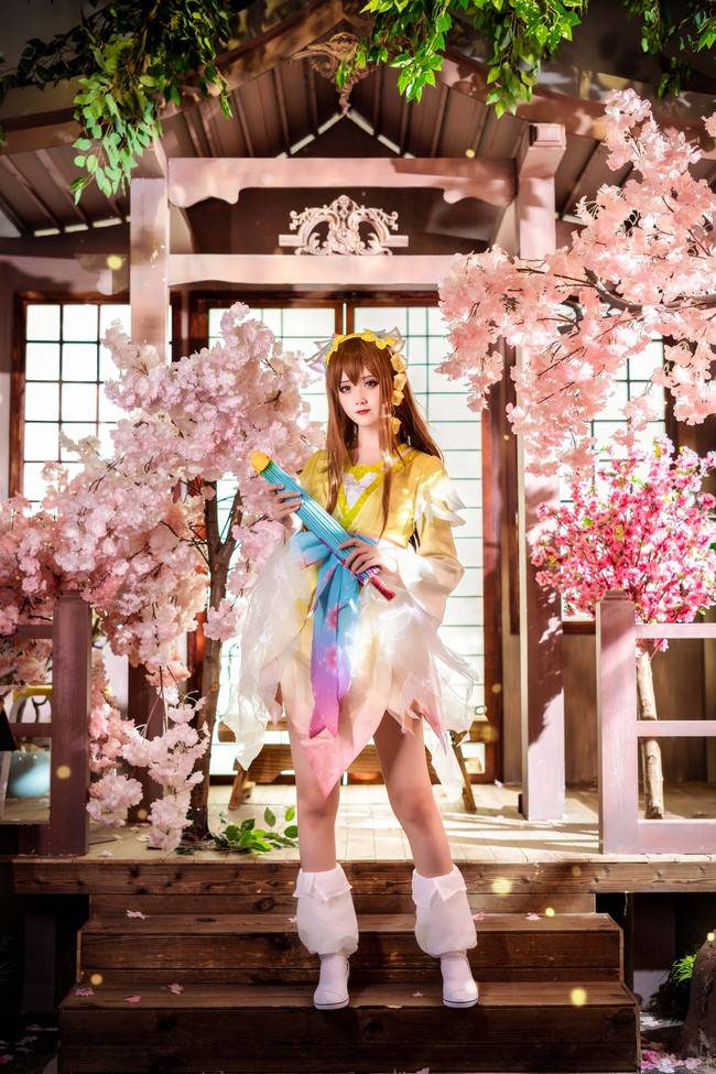 cos:王者荣耀娜可露露晚萤!你能从所有的光芒中找到我