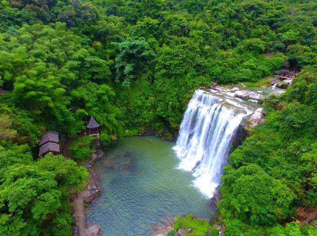 广东最美的瀑布形似黄果树被誉为岭南第一瀑却鲜有人知