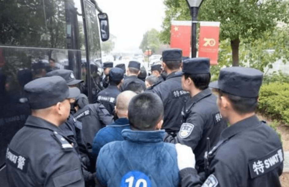 8天8夜，恶徒曾春亮落网！抓捕现场被脱掉裤子！