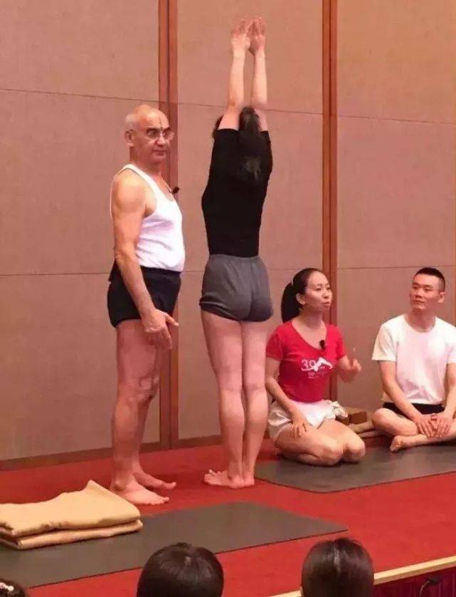 瑜伽的英文怎么说 d0aec80036a5432eb79eb015661d88f6.jpeg