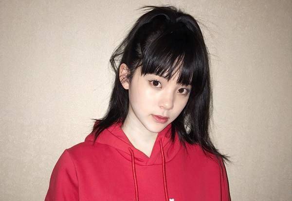 比较厚的刘海 0dd514a4554f41338202e9433fbc1f57.jpeg