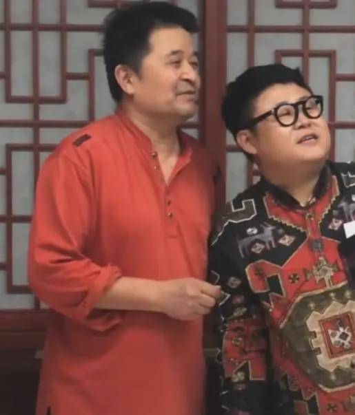 61岁毕福剑现身直播间 面容苍老略显发福