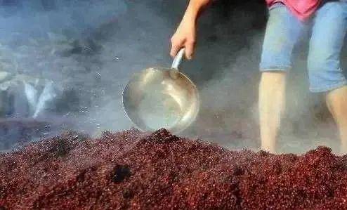 原料|为何名酒和普通白酒价格差这么多？今天说说一瓶酒的成本构成