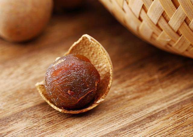 女人|会带给女人3个“变化”，不懂太可惜每天睡前当零食吃几颗