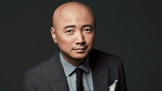 系列|徐峥深夜被困飞机上，发微吐槽不要囧系列，网友打趣：沪囧安排一下