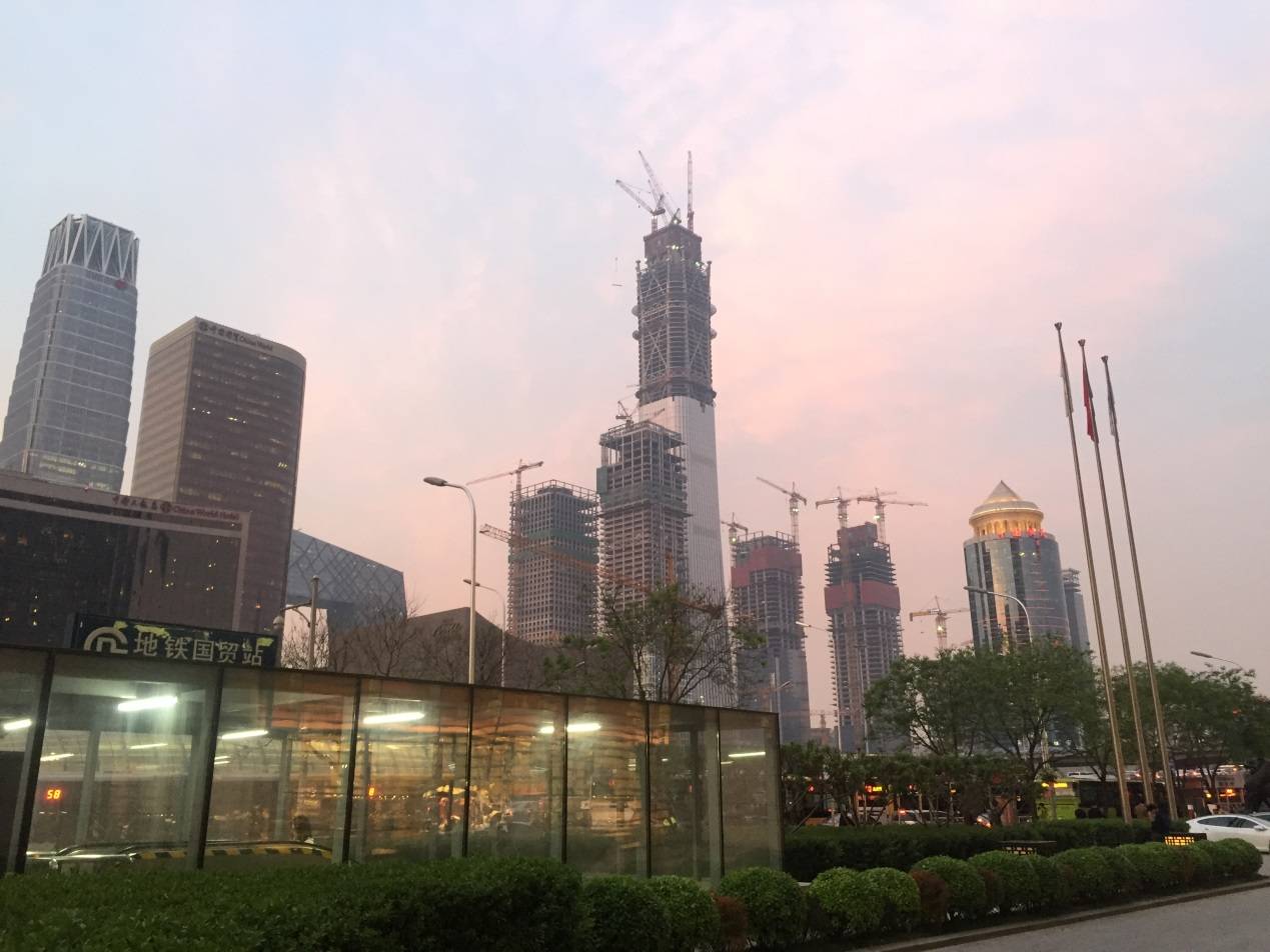 原创LPR4个月未调，但另一个“超级降息”来了！股市楼市怎么走？