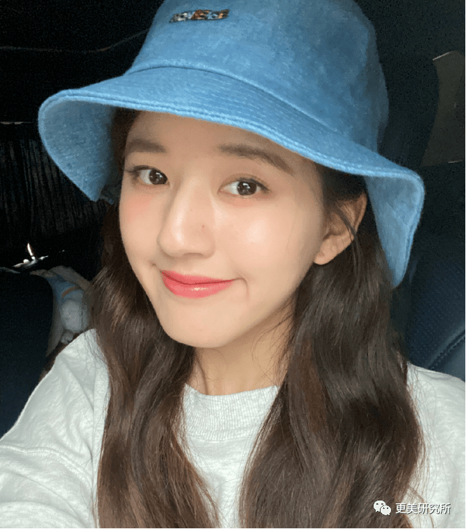 fa|金莎的脸肿成了黄圣依1.5倍，这是又do了？