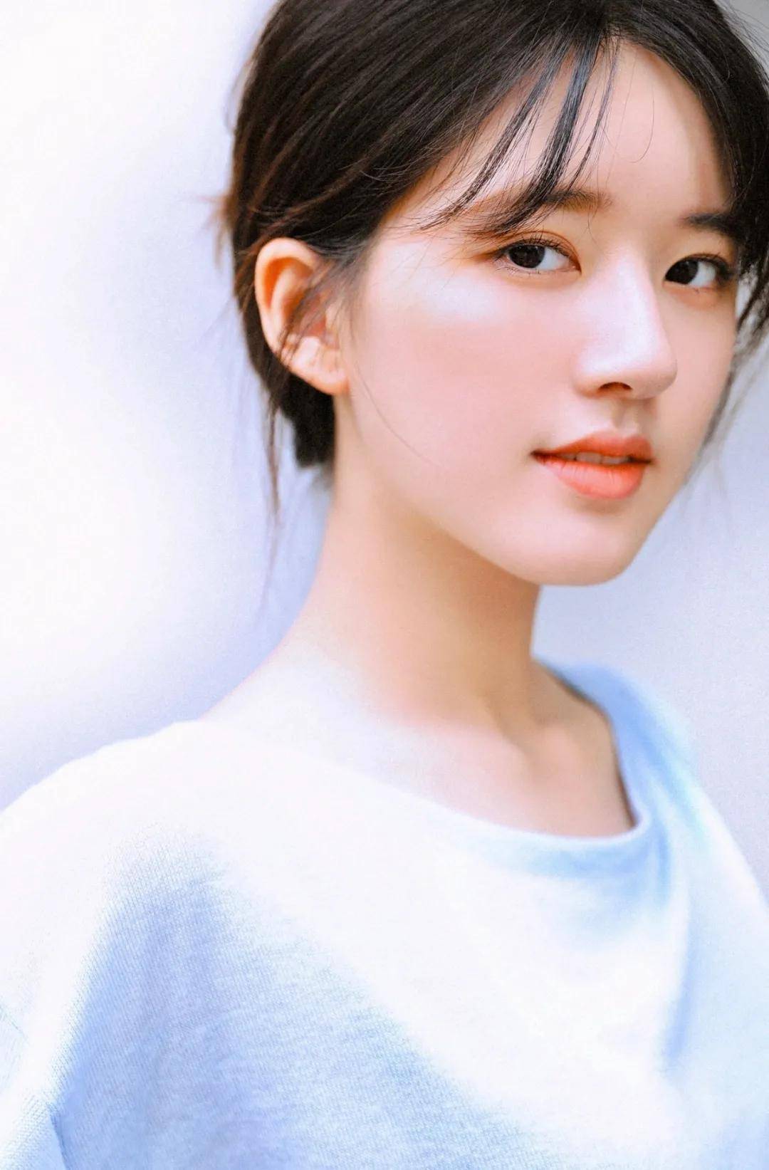 fa|直播抠脚、吃剩菜、坐公交车相亲被拒，被下降头女星第一人