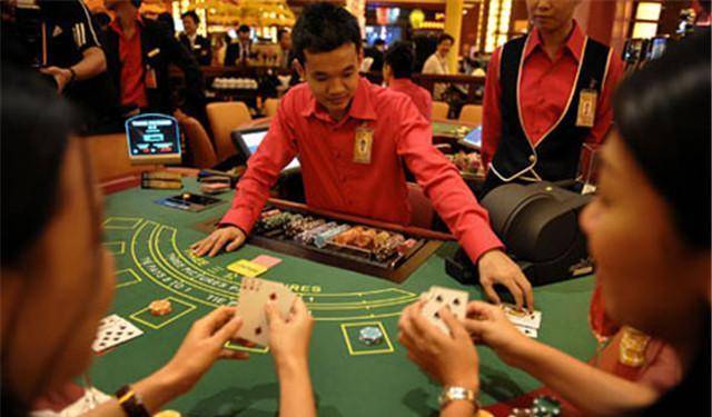 原创国内又一富豪跌落:壕掷200亿在小岛上开赌场,结果却倒亏30亿