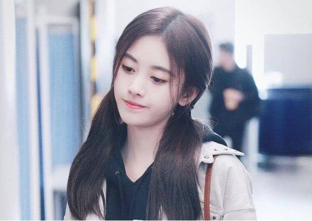 范冰冰|同一发型下鞠婧祎发量猛增，范冰冰都比不上，还被质疑纹发际线？