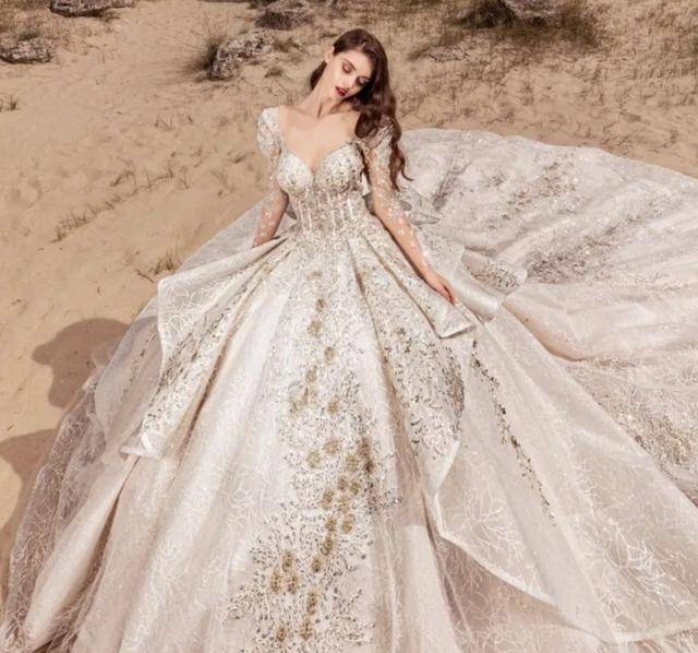 2021年婚纱流行趋势来啦,这4种又美又奢华的设计,婚礼