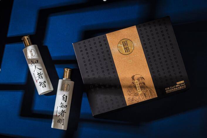 国馆酒小酒礼盒再添新品:《道德经》入酒,执杯品箴言