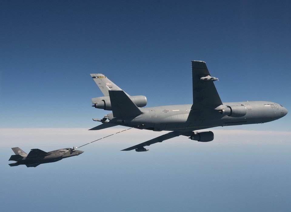 飞机加油要多久 ad938702021f4e72a00a767a0c237523.jpeg