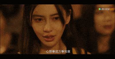 杨颖|原创这样的演技也能夸上热搜？的确有进步，但也难以服众