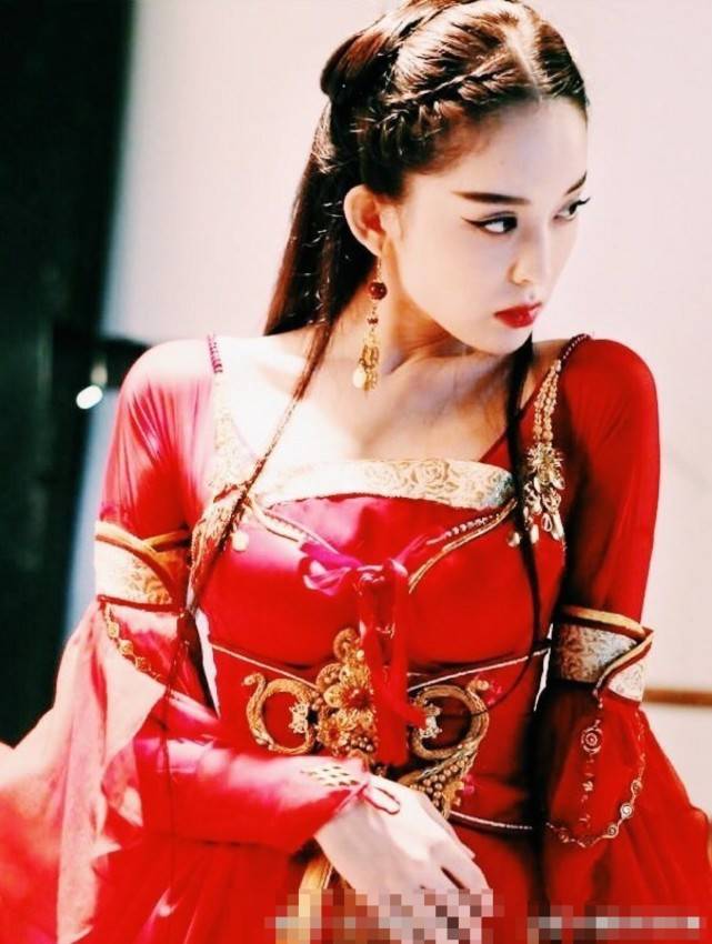 版本|原创娜扎两次出演貂蝉，一个版本美艳动人，另外版本看一眼就让人难忘