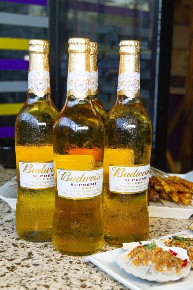 钱锋炭|激情8月来钱锋炭缸烧烤赢百威免单大奖炭缸烧烤遇上品质啤酒