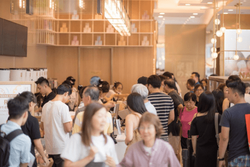 欧包|对上眼了？欧阳娜娜与奈雪的茶同框登上杂志