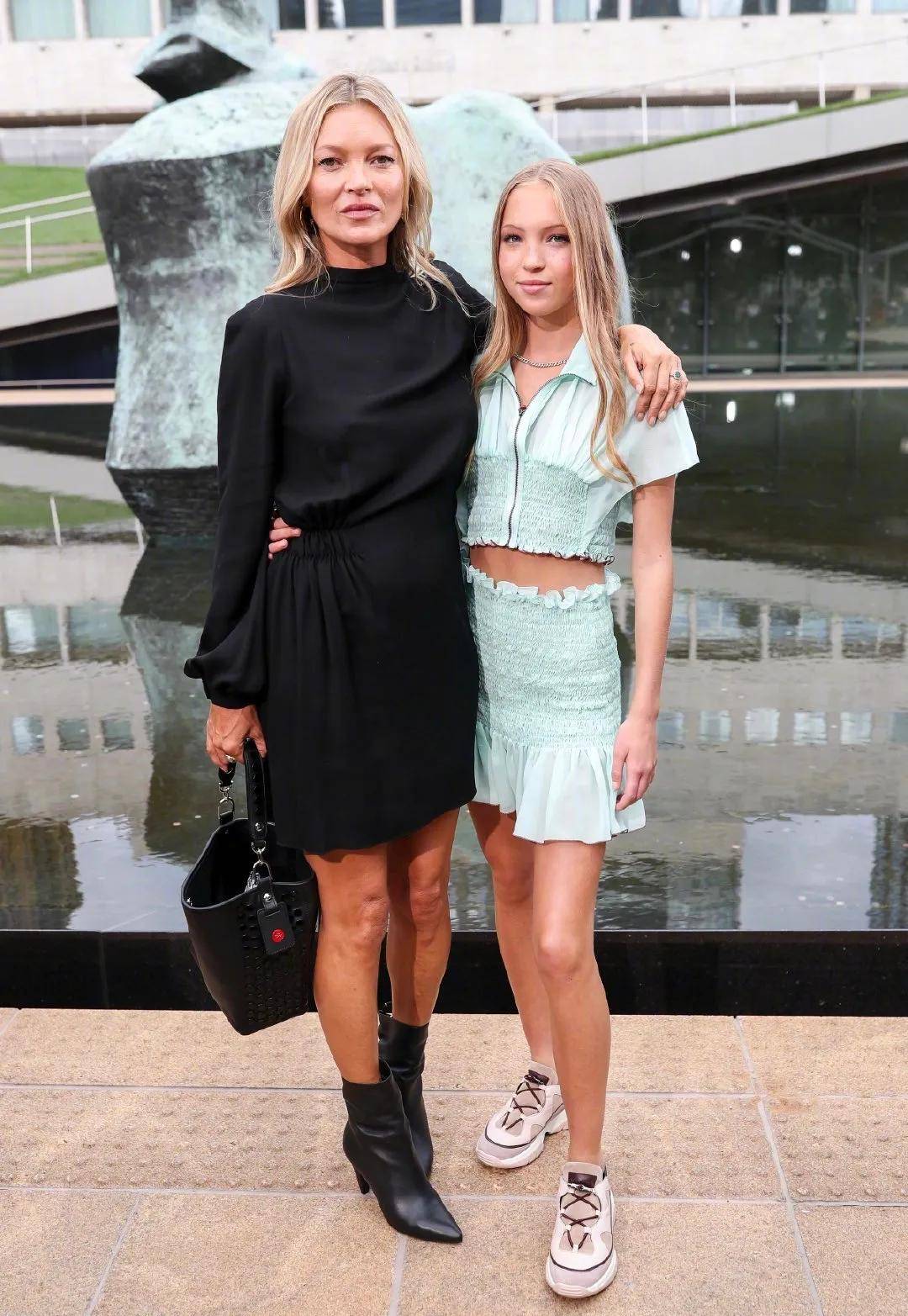 Moss|这个女人统一了90年代的审美，那她女儿呢？