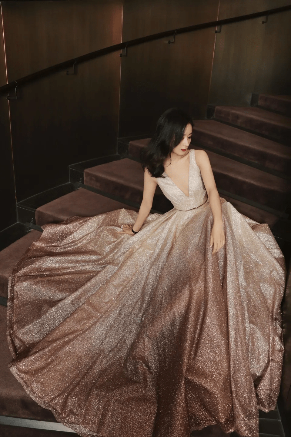 精灵|赵丽颖森系大片变身林间精灵，现在的她，和少女时期有什么不同？