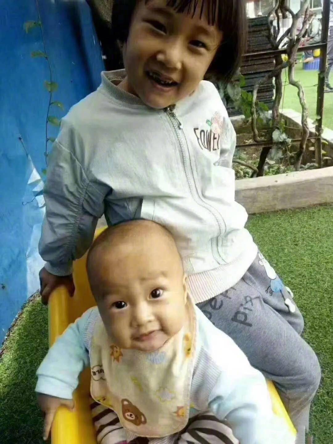 一个瘦男抱个胖女人猜成语_一个胖女人变瘦的动图