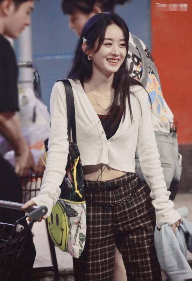 精灵|赵丽颖森系大片变身林间精灵，现在的她，和少女时期有什么不同？