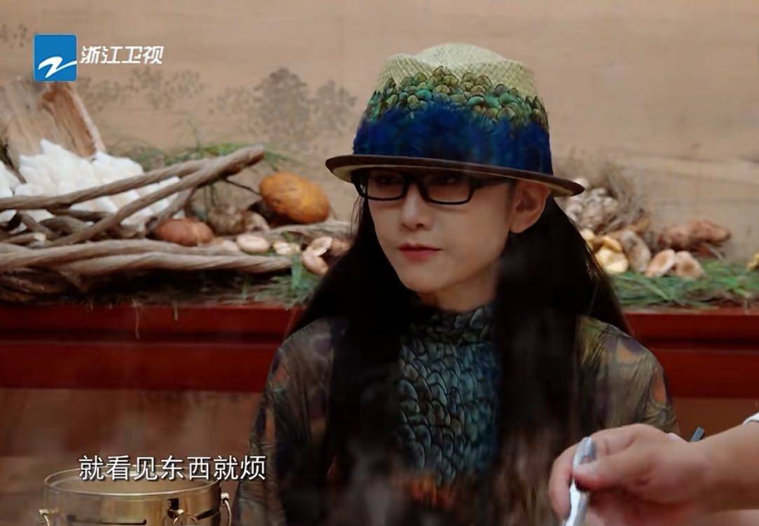 《青春环游记2》收官，杨丽萍惊喜亮相，62岁身手依然很灵活