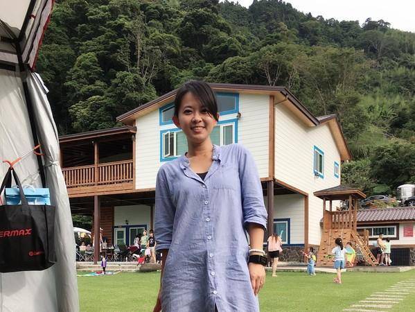 衣服|台湾美女主播自曝为了上镜好看长期苦中作乐，衣服后面满是黑夹子