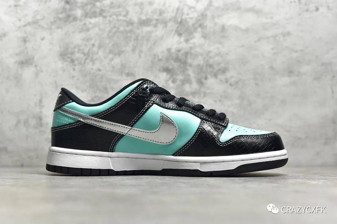 亚搏手机版app下载:
NIKE SB DUNK LOW PRO QS Diamond 钻石滑板鞋(图3) 亚搏手机版app下载:
NIKE SB DUNK LOW PRO QS Diamond 钻石滑板鞋(图3)