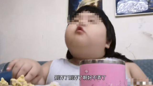 吃货|素人父母却为好玩将3岁女儿喂至近百斤明星卖吃货人设始终不胖