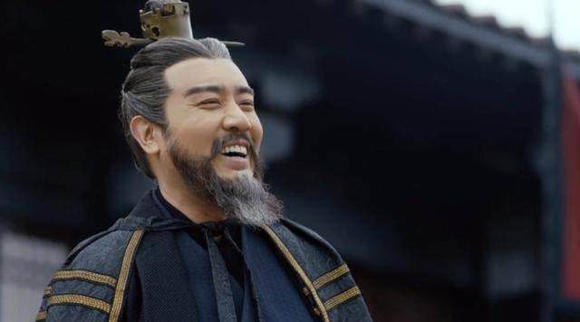 49岁于和伟太大牌？剧组开工他却在车内乘凉，座