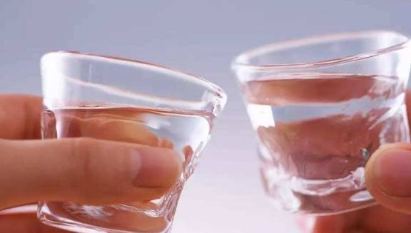 啥时候开始喝椰子水 0b96d68eb5ef43ad9d36fd884e135482.jpeg