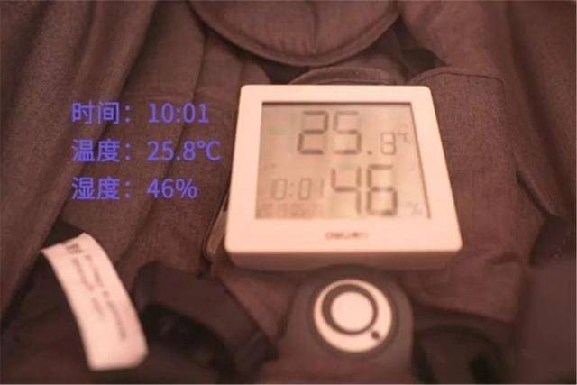 婴儿|很多妈妈仍在犯怕宝宝晒在婴儿车上盖一层？小心遮阳变“蒸笼”