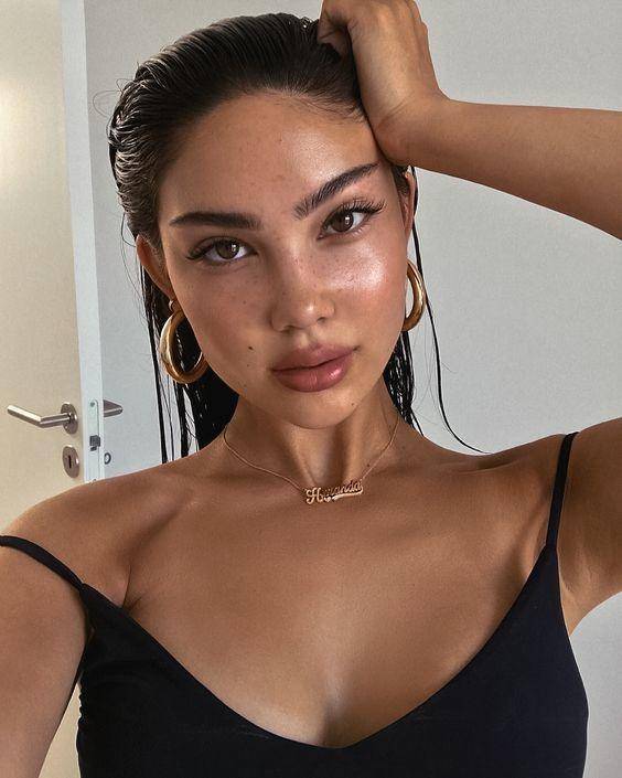 一面|高级感一扫就有，让你一面变立体脸的神器 —— 高光