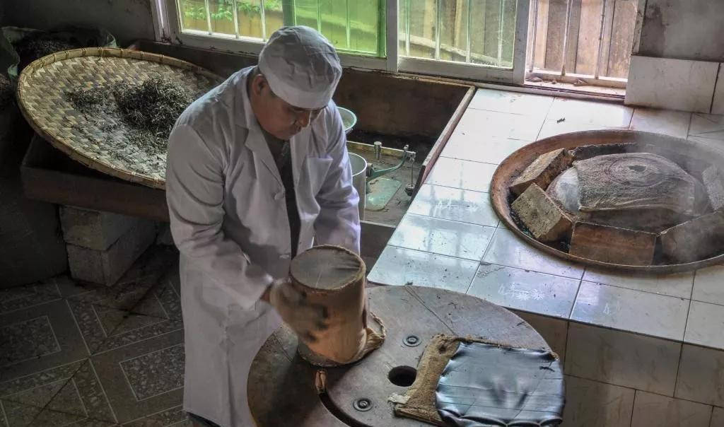 铁桶|【入门干货】普洱茶压饼工艺详解