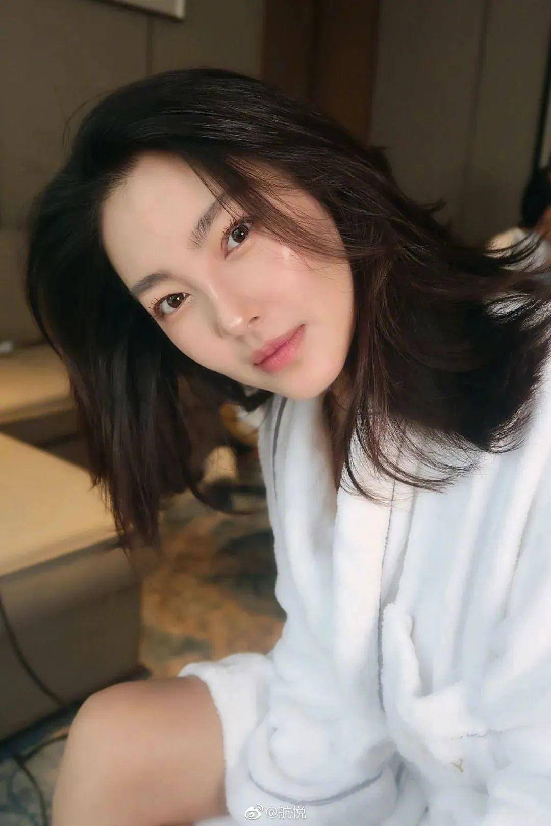 一面|高级感一扫就有，让你一面变立体脸的神器 —— 高光