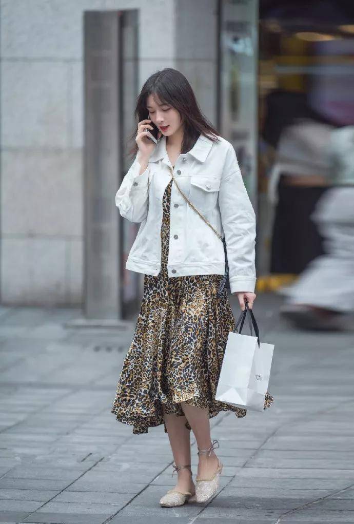 怎么样穿搭才比较单纯 14204ec0490f49d19f94cc345489b4d4.jpeg