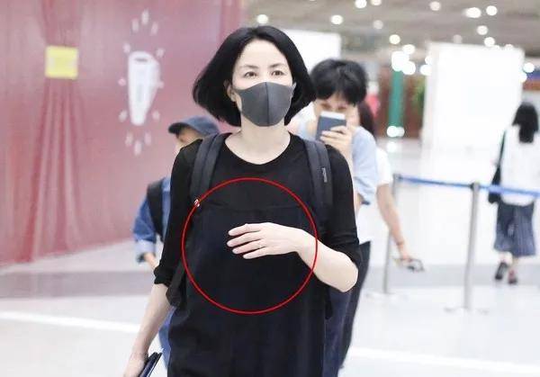 王菲公开逼婚上热搜,51岁的她终于找到幸福?