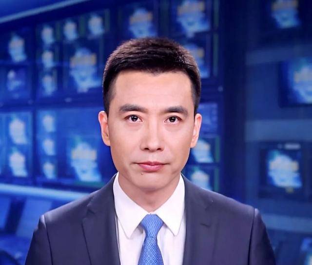 节目|原创能靠颜值圈粉，稳坐“最帅主持人”的郭志坚，为何低调养儿19年