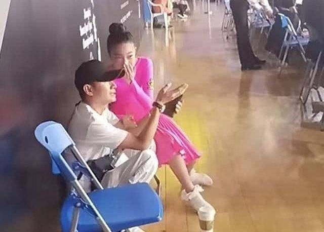 马伊琍自曝被女儿催恋爱,择偶条件都很细致