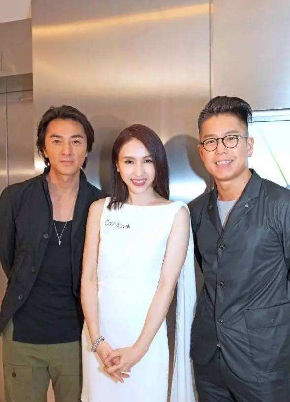 女神|黎姿是女神，但也不是永远年轻，到了一定年纪也会有皱纹要衰老！