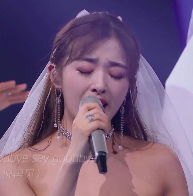 姐姐|原创李斯丹妮发文为总决赛应援，表演可圈可点，全员婚纱嫁舞台太惊艳