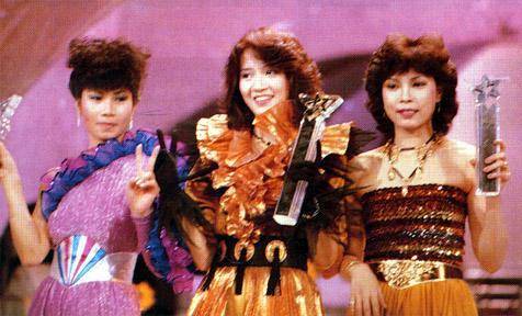 男友|原创苗侨伟夫妻结婚30年，男方曾和梅艳芳恋爱，戚美珍曾被周星驰暗恋