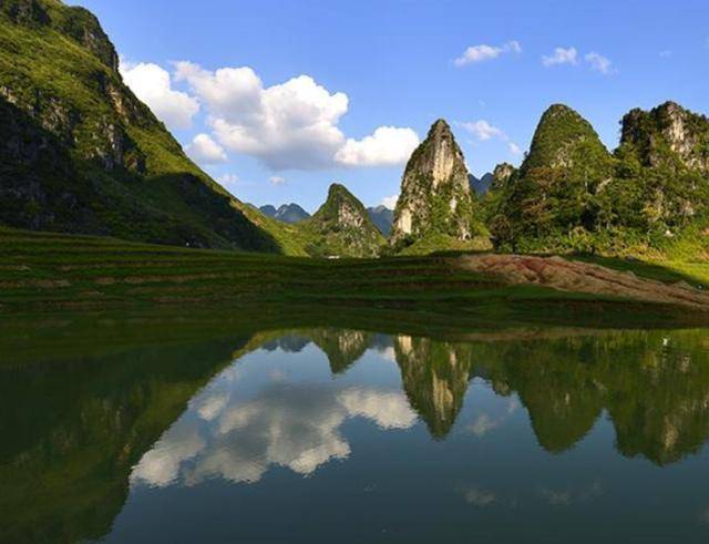 藏匿于广西的"世外桃源",环山抱水风景优美,门票免费