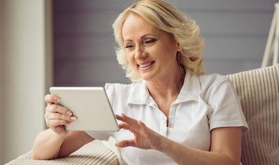 女人多少岁更年期到来 9f4218e1a19d40f6ba7724f85482ab37.jpeg