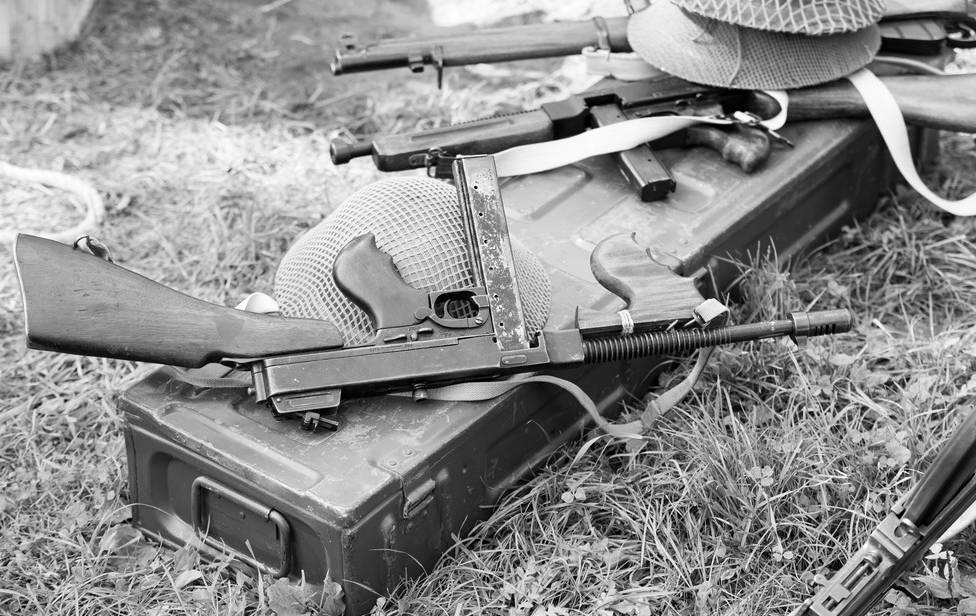 二战时期各国都研发装备了冲锋枪,但最好冲锋枪居然不是德国造