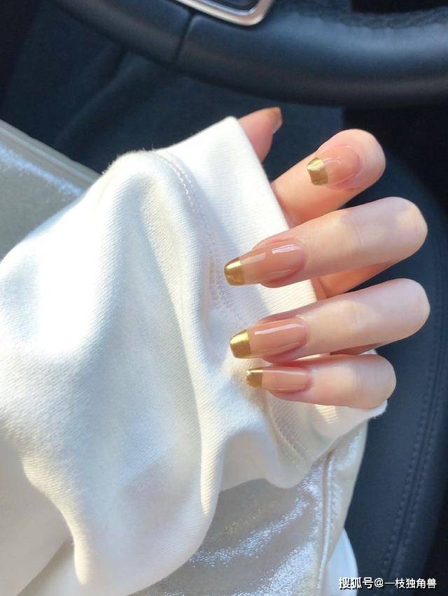 款式|收藏贴丨9款初秋温柔系美甲，让你的双手显白又高级!