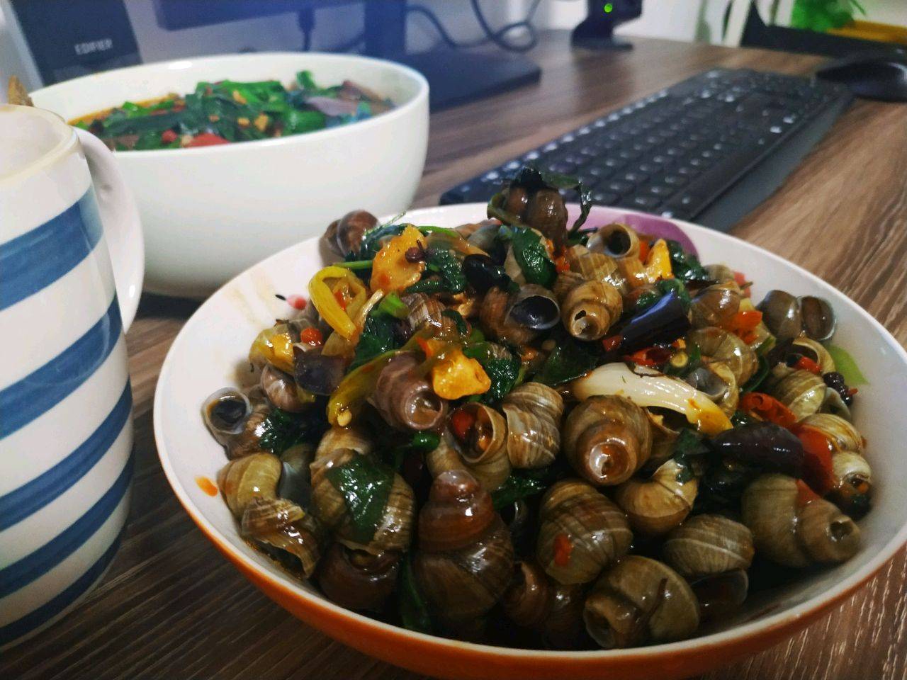 「香辣紫苏小田螺」的做法 配方,夏季下酒好菜,家乡的