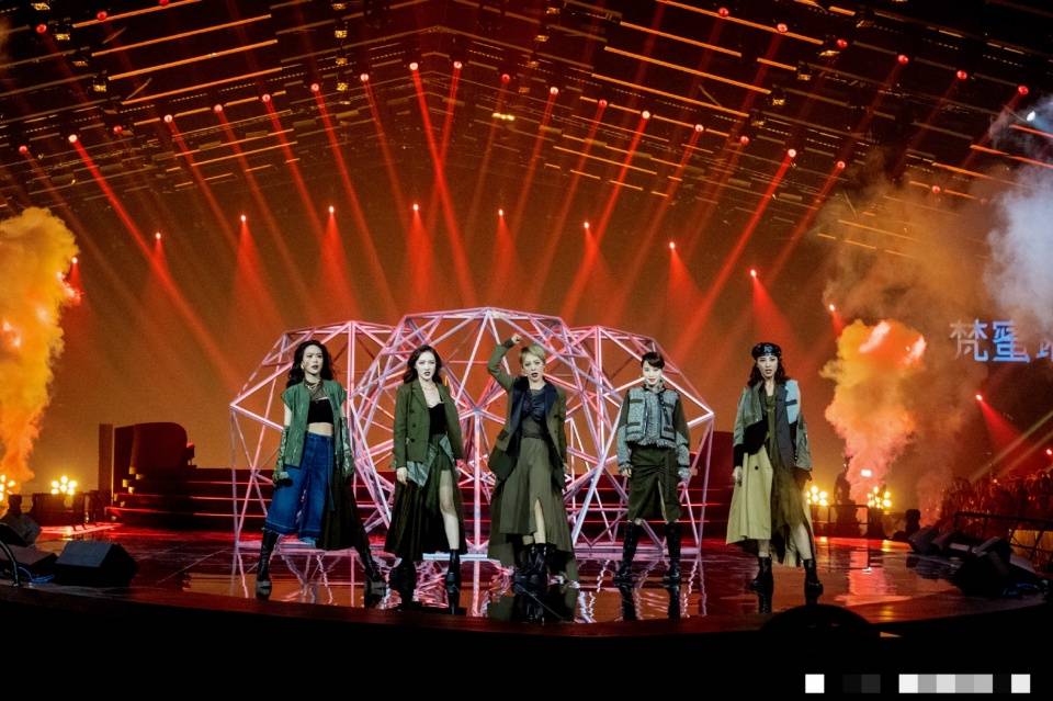 赛制|原创粉丝打投遭节目组压票？《浪姐》赛制被吐槽，有的姐姐全程陪跑