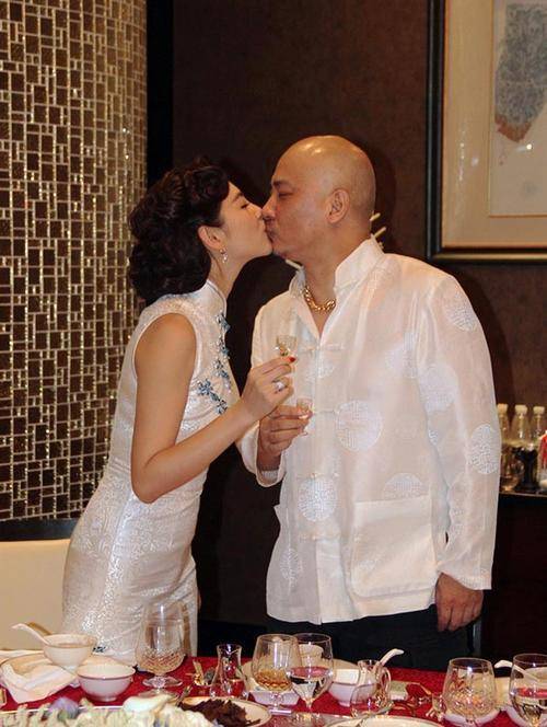 鹿晗|原创现代李小龙痛批张雨绮：离了两次婚的女人，你有啥资格力挺鹿晗